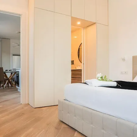 The Rent - Duomo Deluxe Two-bedroom *