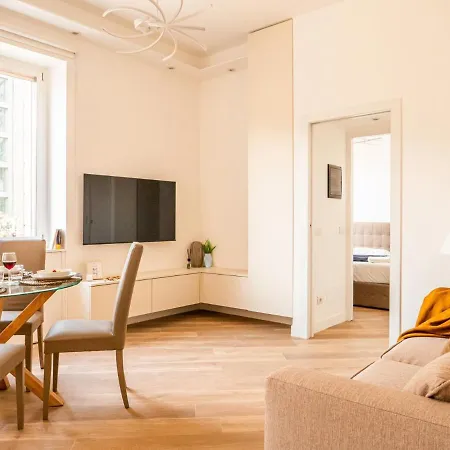 The Rent - Duomo Deluxe Two-bedroom